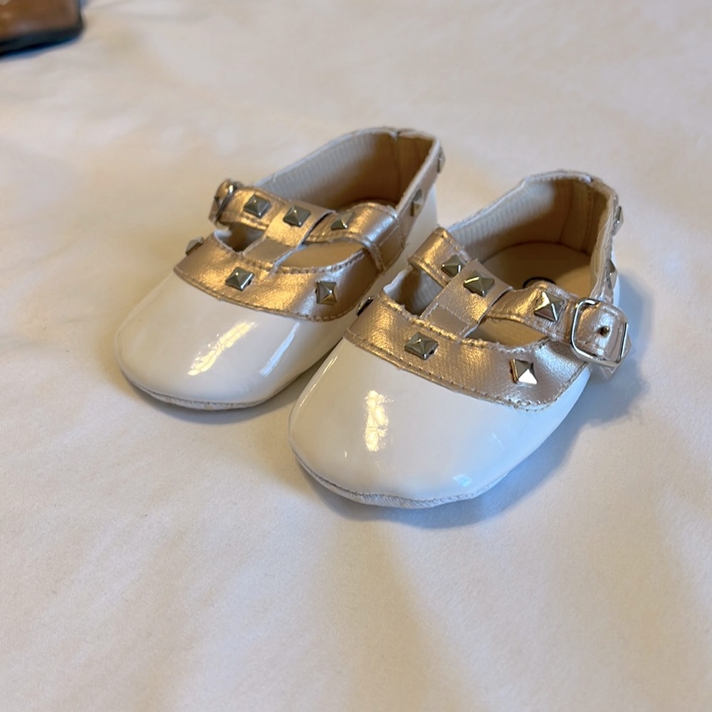 🦋 4 / $15 baby dress shoes